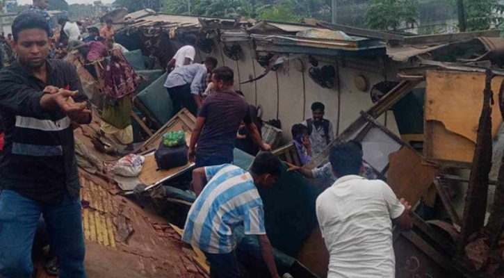 ভৈরবে দুই ট্রেনের ভয়াবহ সংঘর্ষ, নিহত ১৭